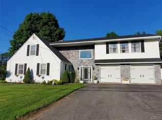 2922 Graffenburg Rd, New Hartford, NY 13413