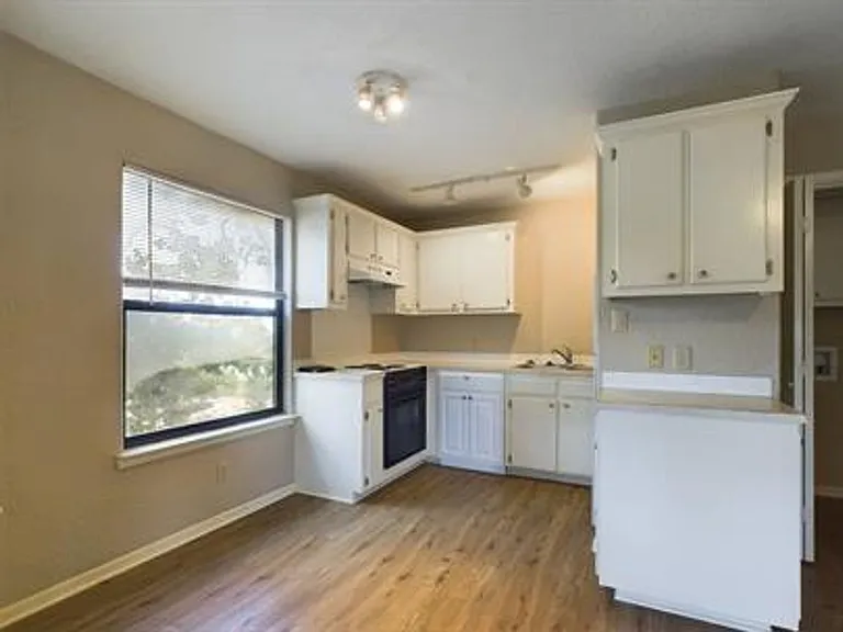 294 Friendship Ln #5 — Photo 2
