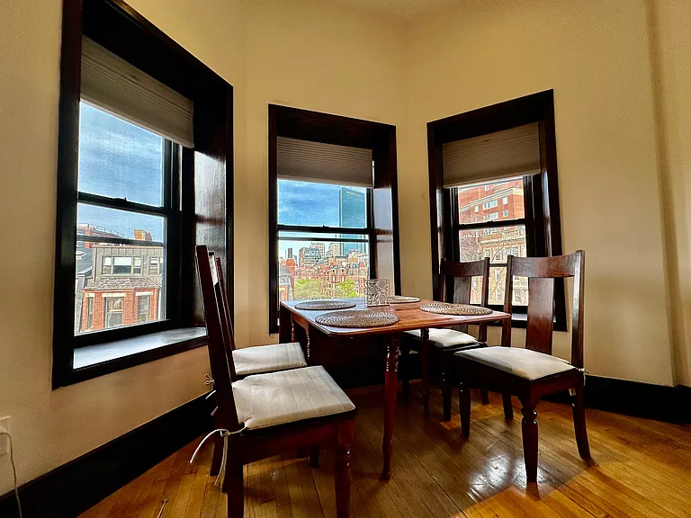 36 Gloucester St #3 — Photo 2