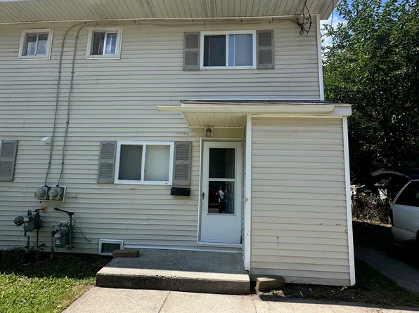 33119 Alberta Ct, Westland, MI 48186