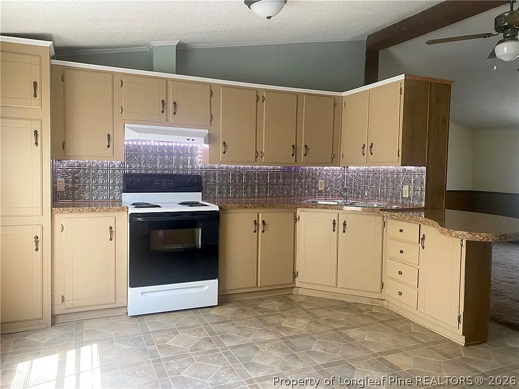 3 bed, 2.0 bath, 1120 sqft, $1,250 — Photo 3