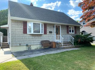 9 Standish Pl, Iselin, NJ 08830