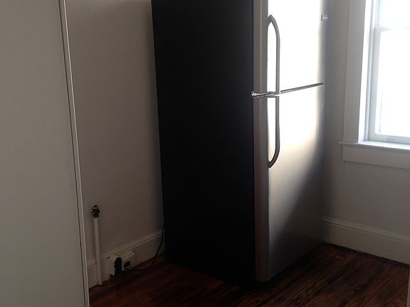 5th image of 1003 Bank St #Townhouse
