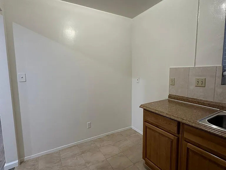 61 S Vinedo Ave #6 — Photo 14