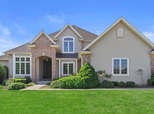 8050 W Ridge Dr, Pleasant Prairie, WI 53158