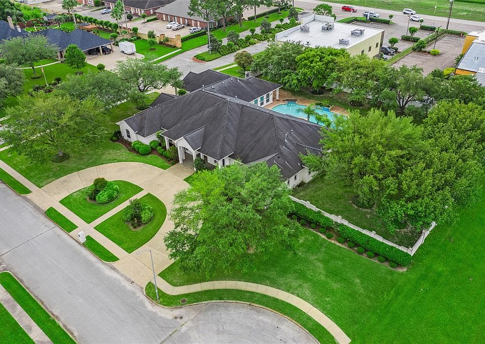 1st image of 3914 Bogota Dr