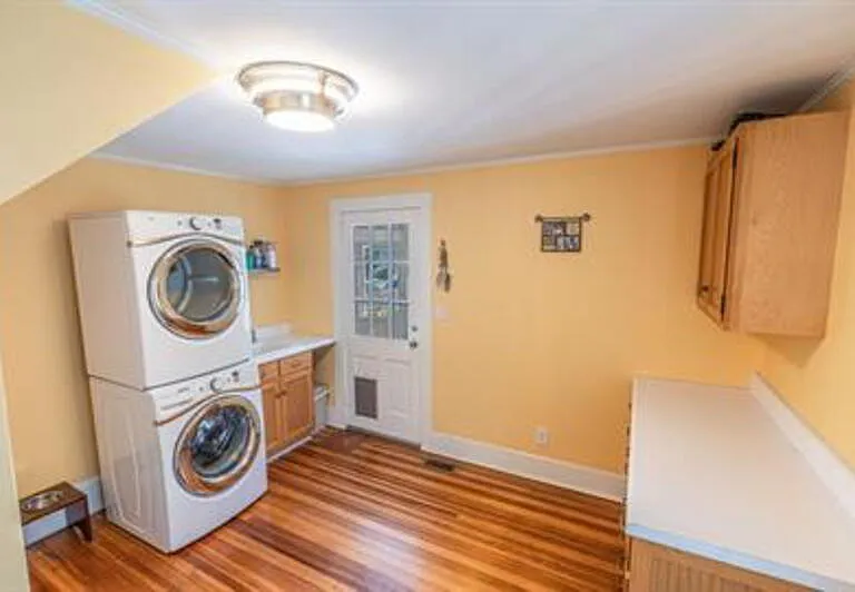 330 E Maine Ave — Photo 12