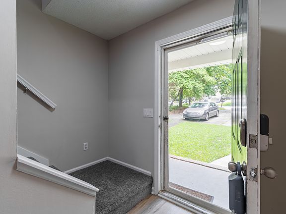 4th image of 168 Thames Valley Ct