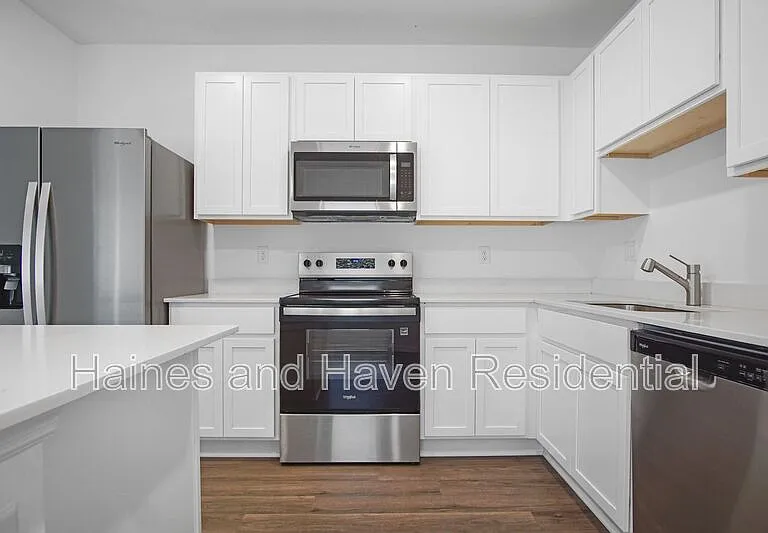 5714 Somerset Dr — Photo 4