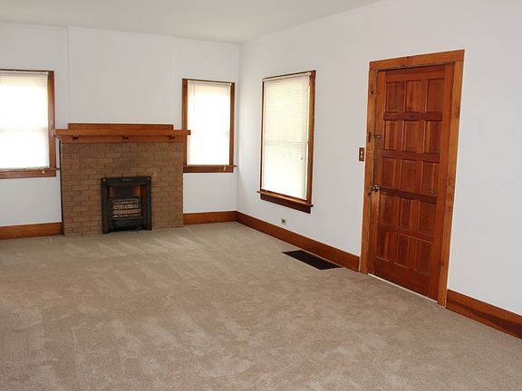 4th image of 117 N Summit St