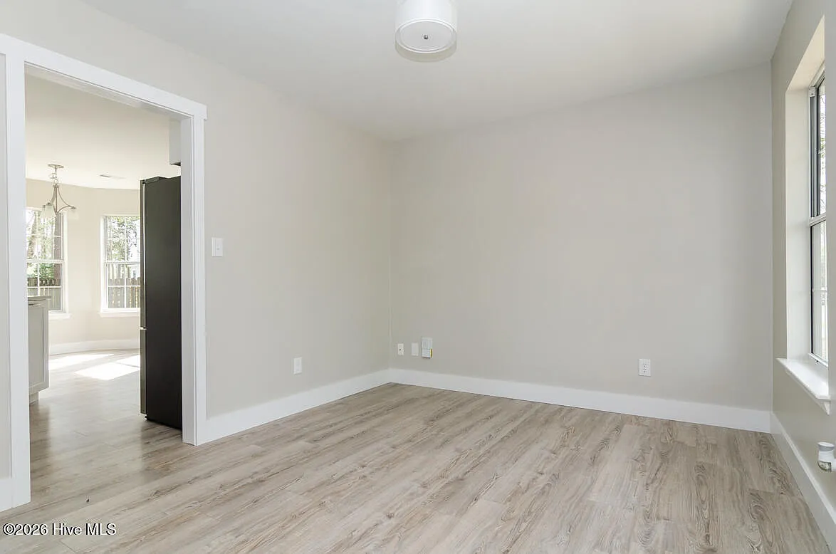 3 bed, 2.5 bath, 1518 sqft, $2,350 — Photo 4