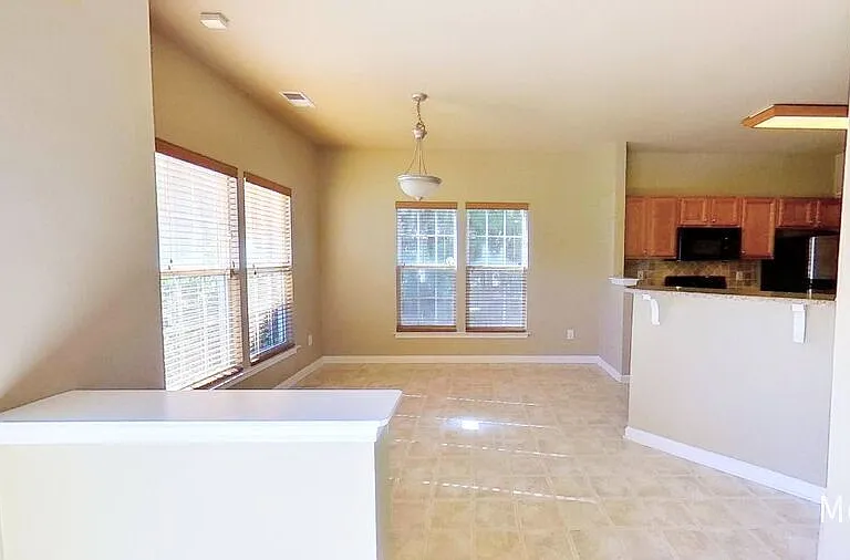 10835 Garden Oaks Ln — Photo 2