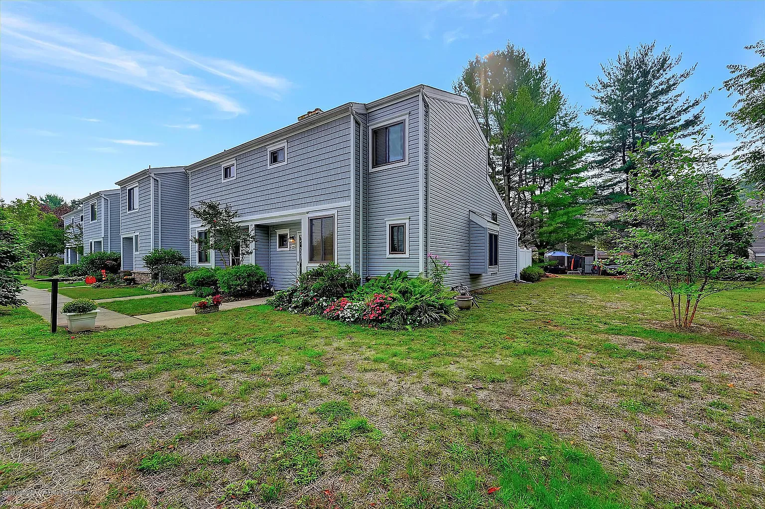 2 bed, 1300 sqft, $3,600 — Photo 2