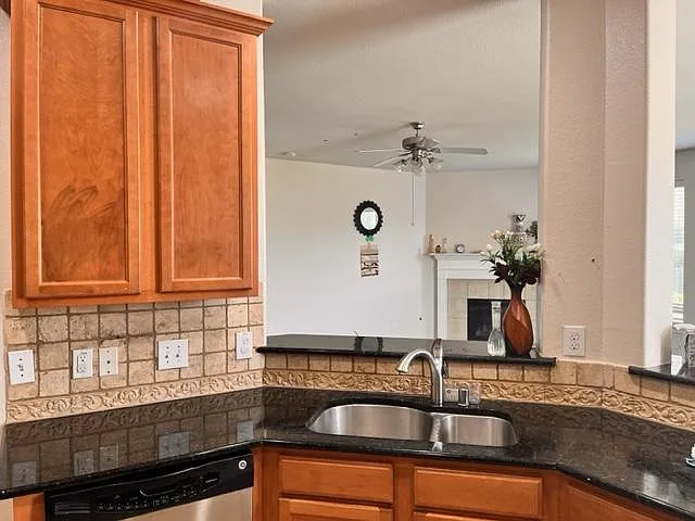 12439 Packard Bend Trl — Photo 15