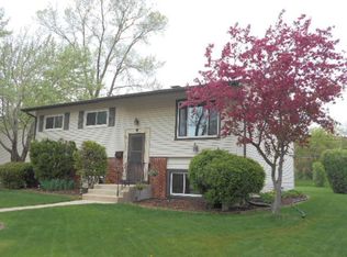 710 Dickens Ave, Glendale Heights, IL 60139