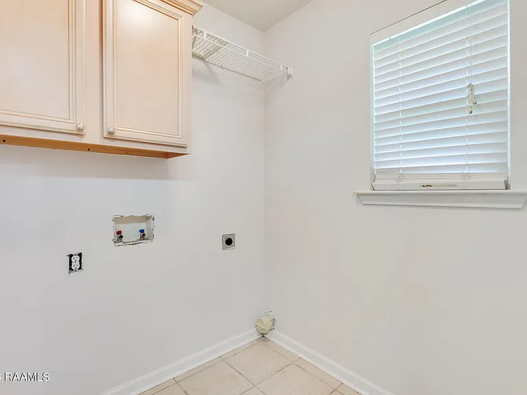 115 Tulip Tree Ln — Photo 9