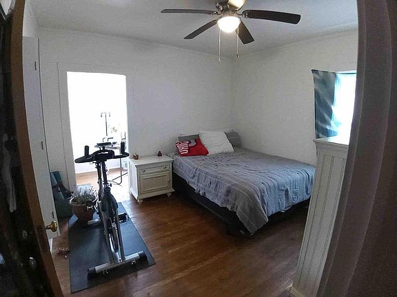 3rd image of 1586 Lakeland Ave
