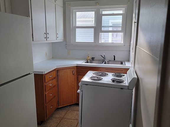 5th image of 20 E Elmira St