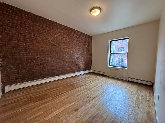 5th image of 450 W 47th St APT 4C