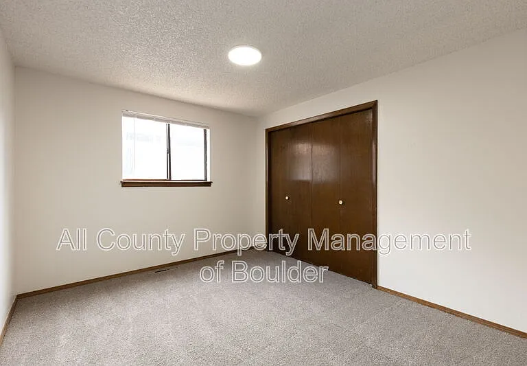 214 E Saint Clair Ave — Photo 9