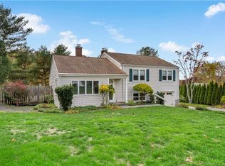 4 Woodvale Rd, Branford, CT 06405