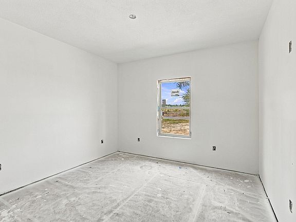 5th image of 791 Foreman Rd
