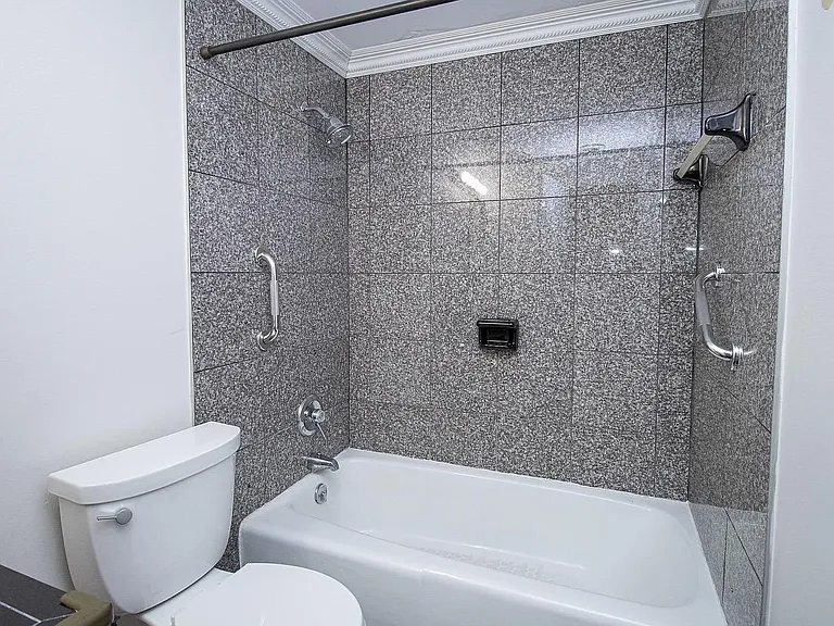 619 King St #801 — Photo 7