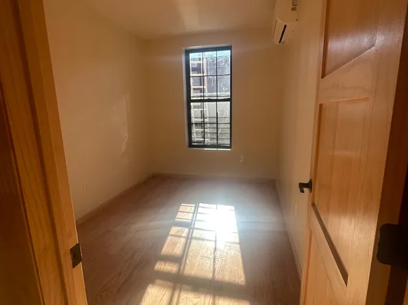 850 E 222nd St Floor 1, Bronx, NY 10467