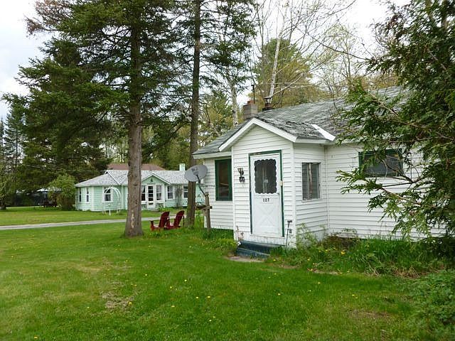 1st image of 127 Balsam St