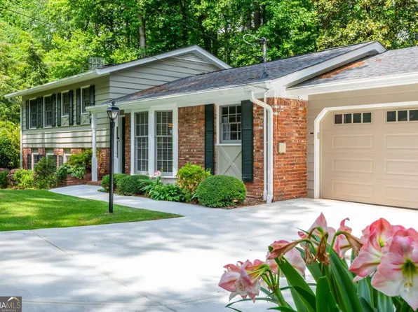 6505 Whispering Ln, Sandy Springs, GA 30328