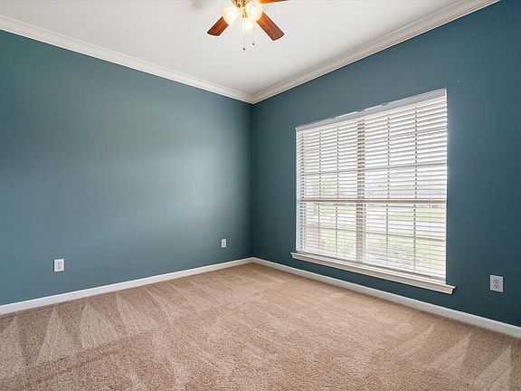 3rd image of 9335 Pembrook Loop