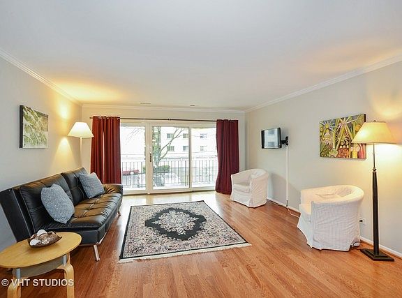 3rd image of 410 Ashland Ave APT 2D