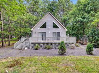 11 Locust Ln, Albrightsville, PA 18210