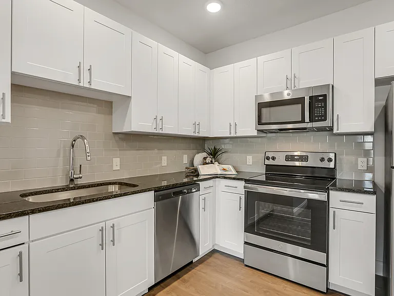 1040 Clearwater Largo Rd N #203 — Photo 4