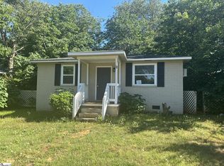 11 Yellowstone Dr, Greenville, SC 29617