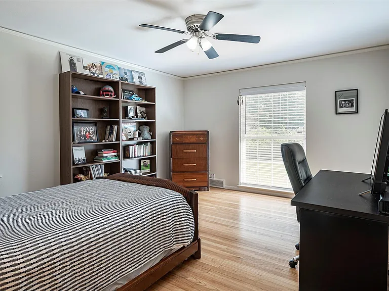 6814 Pemberton Dr — Photo 18