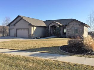 30 Meade Dr, Coralville, IA 52241