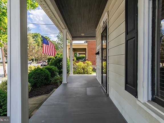 5th image of 44 Church St