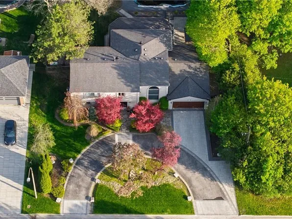 126 Babcombe Dr, Markham, ON L3T 1N1