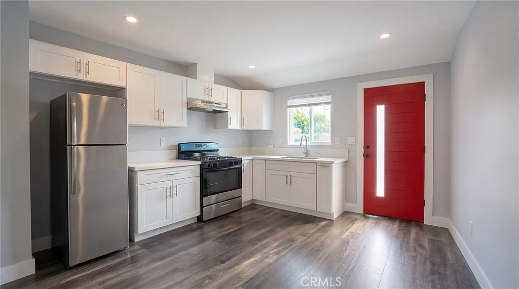 1 bed, 450 sqft, $1,800 — Photo 3
