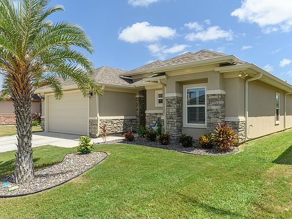 2nd image of 5 S Bay Hill Dr