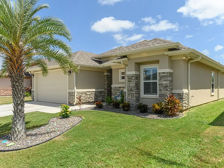 5 S Bay Hill Dr — Photo 2
