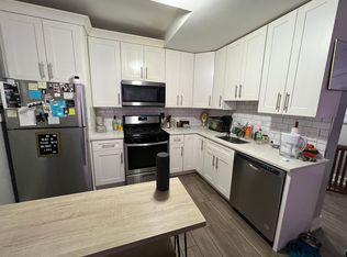 822 W Cuyler Ave APT 201, Chicago, IL 60613