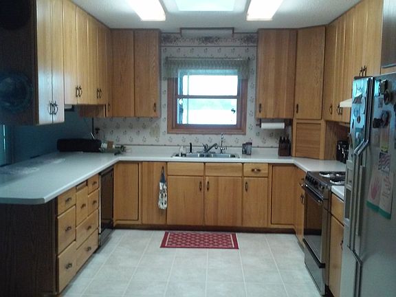 Ample cabinets