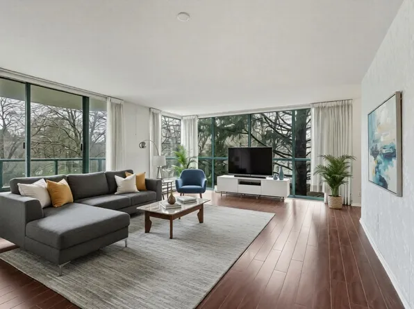 8811 Lansdowne Rd #305, Richmond, BC V6X 3T4