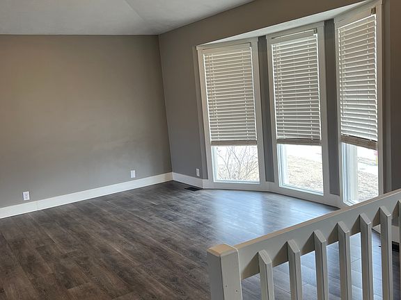 4th image of 11130 Z St