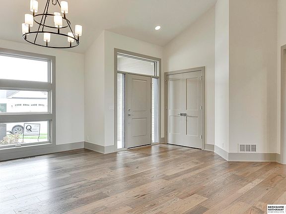 4th image of 4913 N 192nd Ave