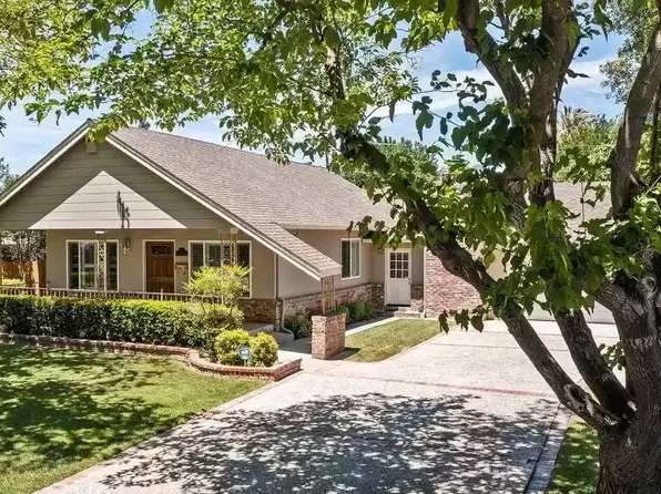 321 E Beverly Pl, Tracy, CA 95376