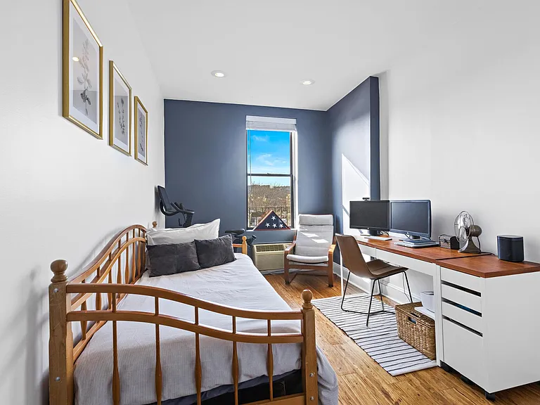 1214 Washington St #8 — Photo 11