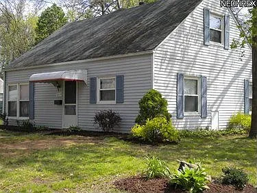 2279 Hillside St photo 1